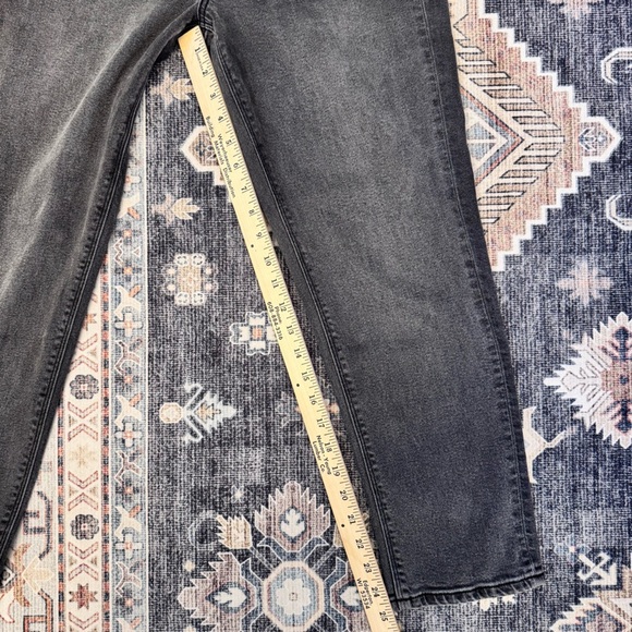 American Eagle Faded Black Denim Straight Stretch Jeans Women’s Size 6 Short - Picture 9 of 10